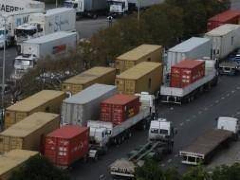 Bloqueo de puertos: Levantaron la medida de fuerza