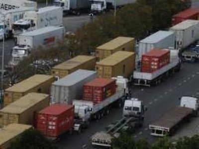 Bloqueo de puertos: Levantaron la medida de fuerza