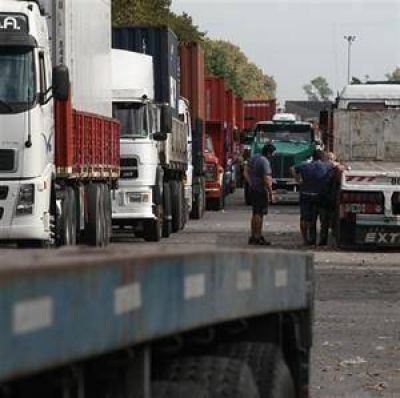 Moreno logr� levantar el bloqueo en los puertos