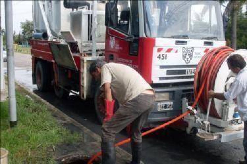 Fuertes multas a barrios que arrojaban aguas servidas