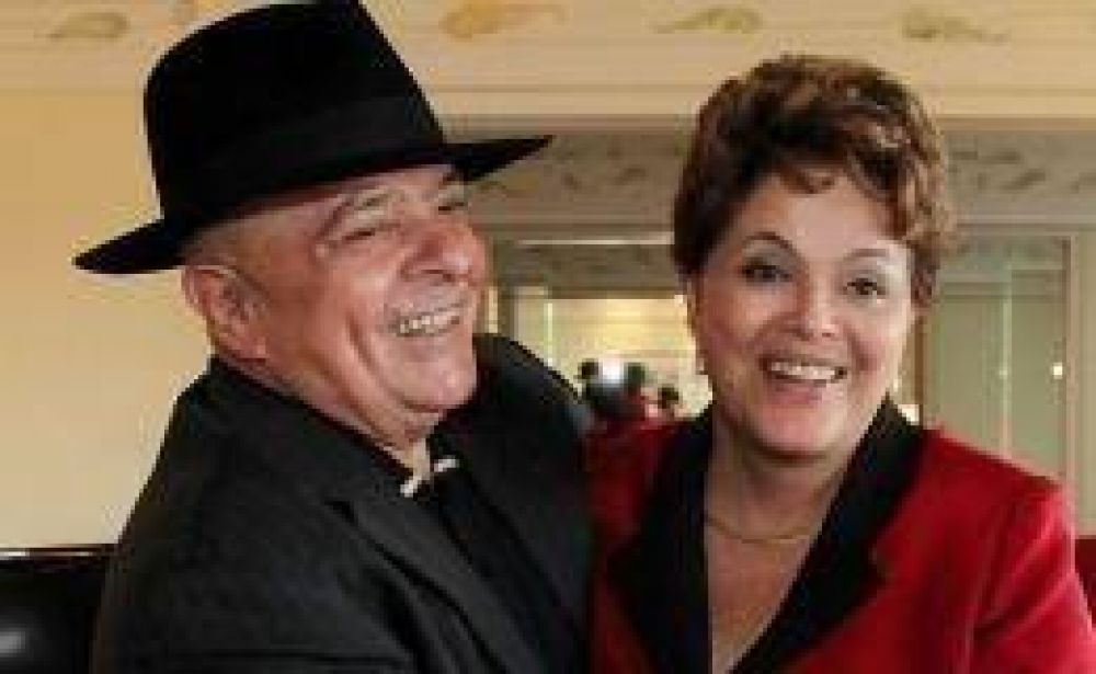 Brasile�os aprueban a Dilma, pero quieren a Lula