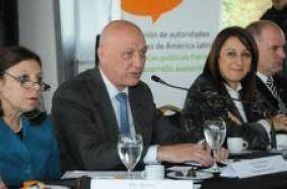 Bonfatti encabez� una reuni�n con intendentes y presidentes comunales