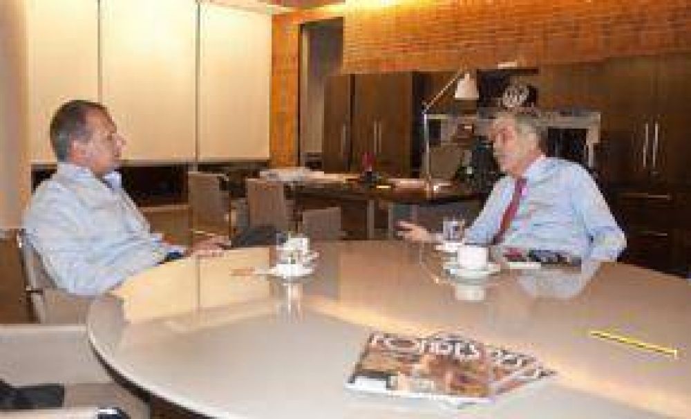 Buzzi Asegura Que En 30 D�as Se Normalizar� La Explotaci�n Petrolera