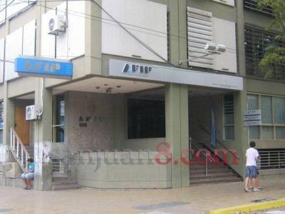 Empleados de la AFIP realizan paro y movilizaci�n por 24 horas