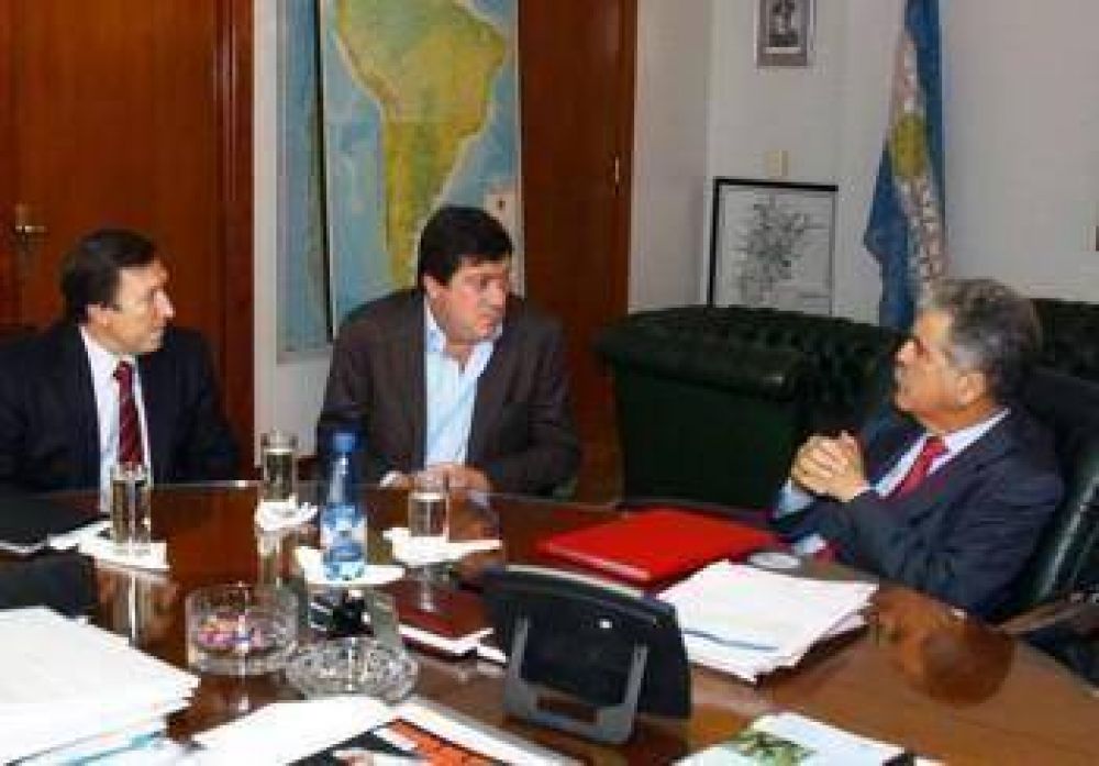 Bevilacqua se reuni� con Mariotto y De Vido por YPF