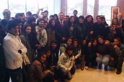 El Ministro de Educaci�n recibi� a los alumnos de San Francisco del Monte de Oro
