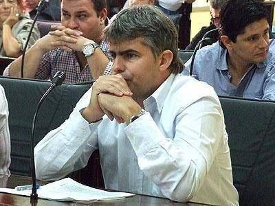LAN�S: Bursese critic� la �recomposici�n salarial� por decreto