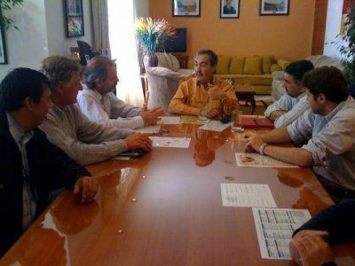 Municipio y Naci�n concuerdan en acciones comunes para paliar la crisis habitacional. 