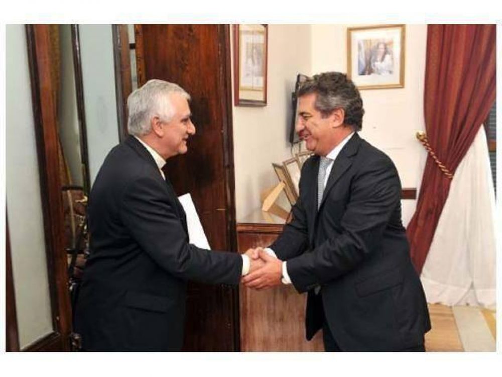Urribarri recibi� al obispo Lozano