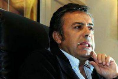 Las primarias se metieron en la interna radical