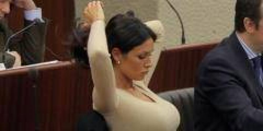 Revelan picantes escuchas de la organizadora de las fiestas de Berlusconi