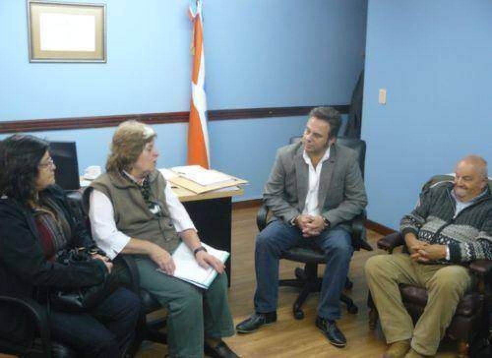 Lechman se reuni� con jubilados provinciales