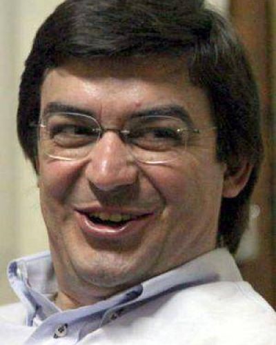 Opositores a De Marchi cuestionan un acto