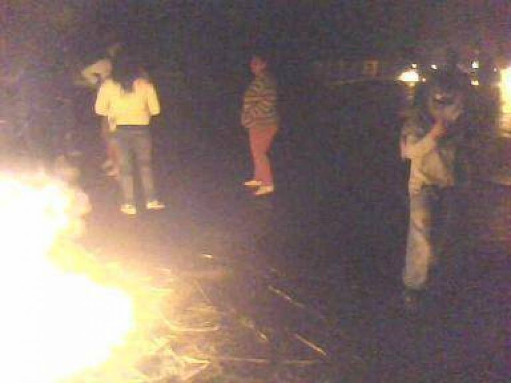 Manifestaci�n en Montevideo y 66 por las casas entregadas por el municipio