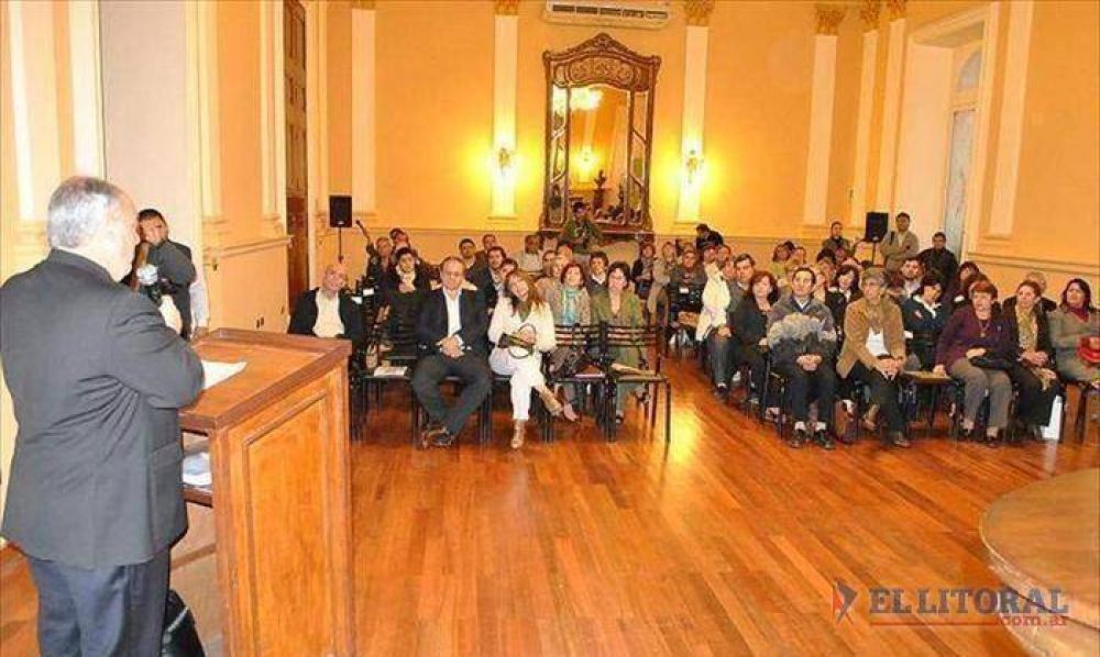Bibliotecas populares de 17 comunas recibieron subsidios