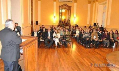 Bibliotecas populares de 17 comunas recibieron subsidios