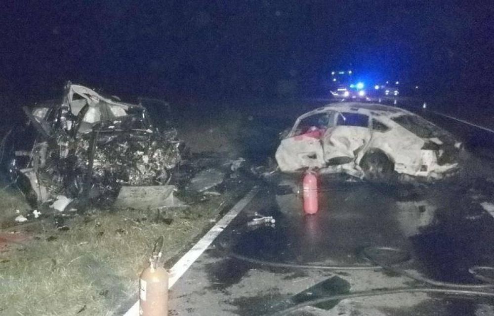 Con mucha dificultad la polic�a identific� a quienes protagonizaron el choque frontal