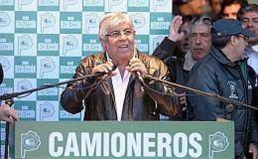 Moyano denunci� que el Gobierno "opera" para evitar su continuidad en la CGT