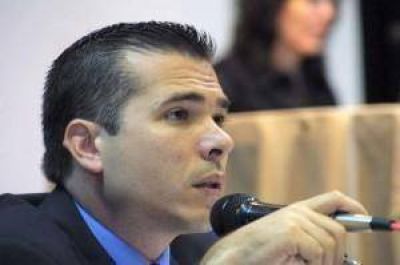 Convocatoria Neuquina: �Sapag implement� la segunda colonizaci�n del poder Judicial�