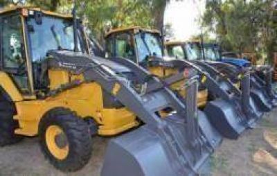 Los municipios reciben maquinaria vial adquirida por la provincia