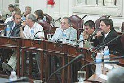 Sancionan tres leyes a favor de profesionales 