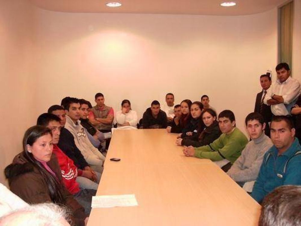 Aspirantes a auxiliares de polic�a escucharon la propuesta del Gobierno Provincial