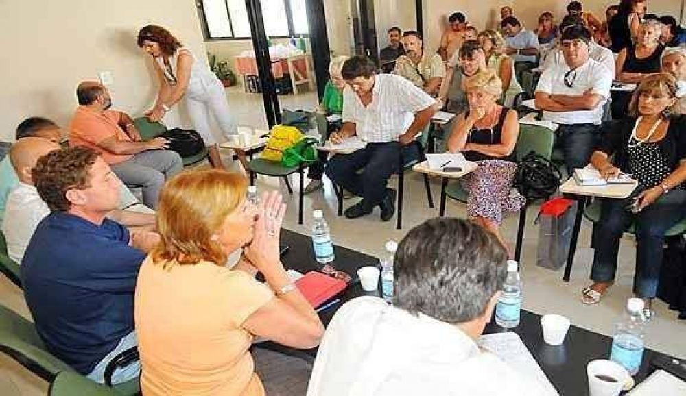 Docentes: comp�s de espera hasta el 27