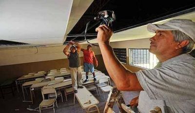 Prometen terminar obras en 100 escuelas
