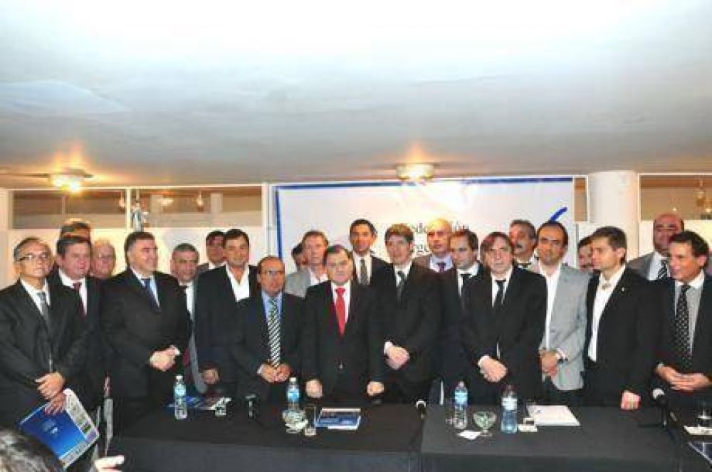 Julio Pereyra fue nuevamente electo al frente de la Federaci�n Argentina de Municipios