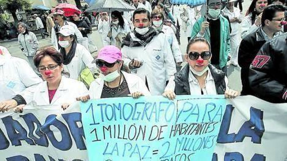 Crecen en Bolivia las protestas sociales y se tornan violentas