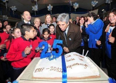 Emotivo acto de conmemoraci�n por los 25 a�os de vida de la escuela �Maestras Lucio Lucero�