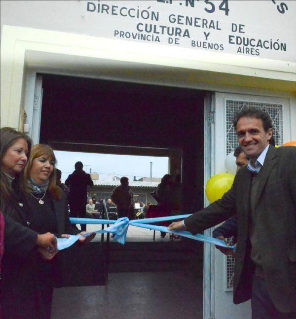 Katopodis present� nuevas obras en la Escuela N� 54 de San Andr�s