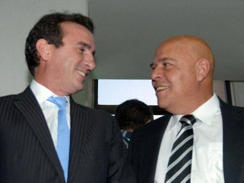 Abraham renov� apoyo a la reforma que habilita la reelecci�n de P�rez