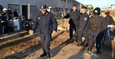 La polic�a desaloj� las viviendas usurpadas del barrio Dignidad