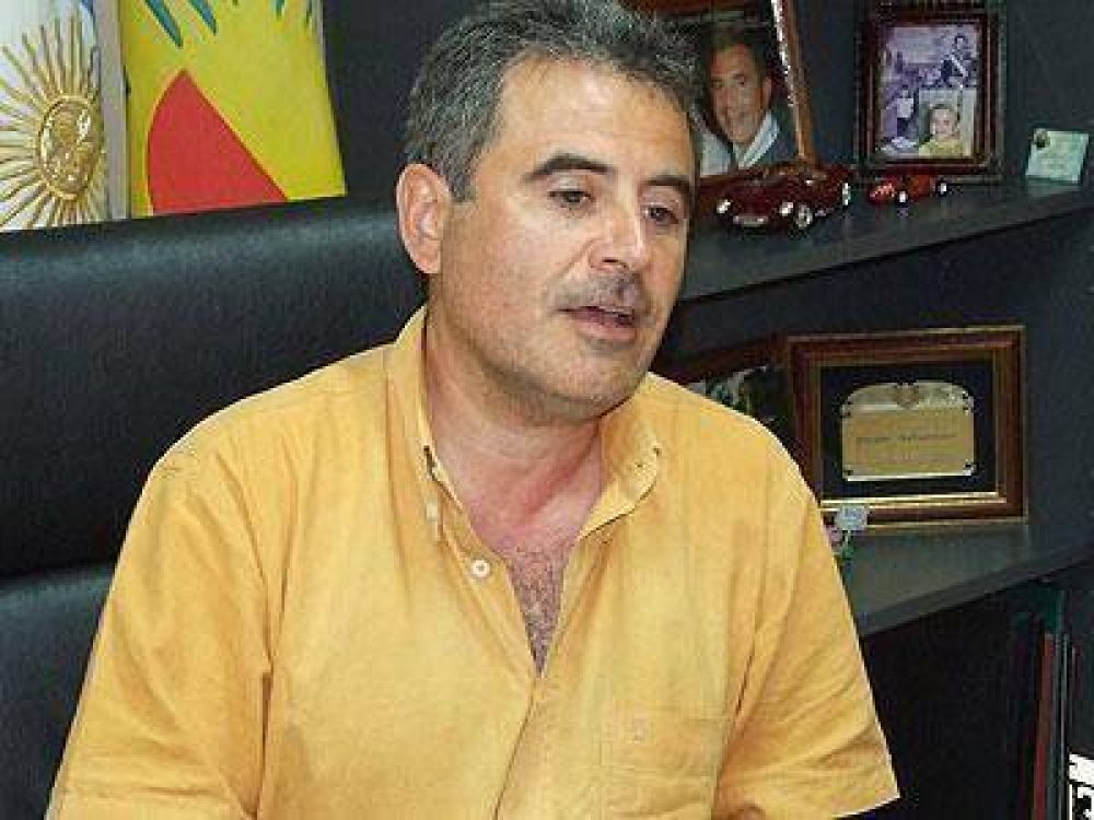 LOMAS DE ZAMORA: Oyhambur� apoy� la expropiaci�n de YPF y se opuso a crear un metrob�s