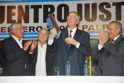 Kirchner visit� Jujuy y pidi� 