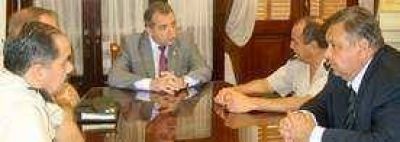 Autoridades de gendarmer�a se reunieron con el Ministro de Gobierno 