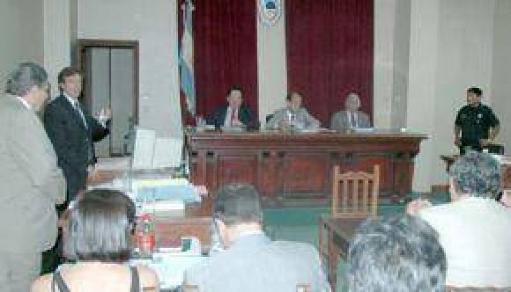 El Consejo de la Magistratura suspender� hoy al camarista Sol� Torino y pedir� el Jury