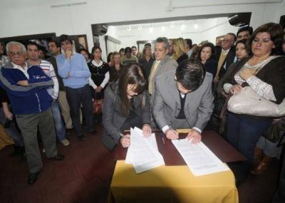 Merlo se sum� al Plan �Construyendo con tu Pueblo� y pavimentar� 56 nuevas cuadras