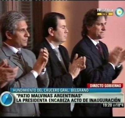 El Gobernador asisti� a la inauguraci�n del Patio Malvinas en la Casa de Gobierno