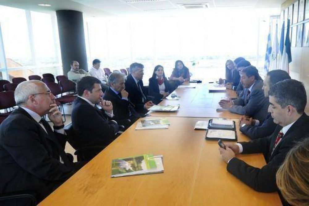 El Gobierno firm� un protocolo de colaboraci�n con la provincia italiana de Avellino