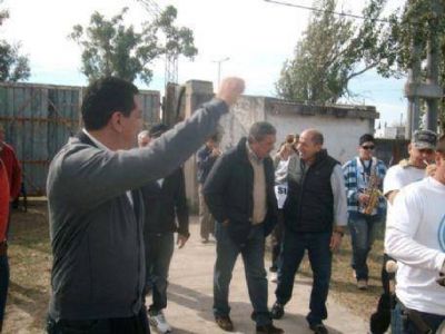 SUPeH Ensenada festej� el d�a del Trabajador: �Tenemos el desaf�o de cuidar YPF�, dijo Ram�n Garaza