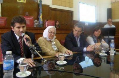 Celebraron un nuevo aniversario de la primera ronda de las Madres de Plaza de Mayo