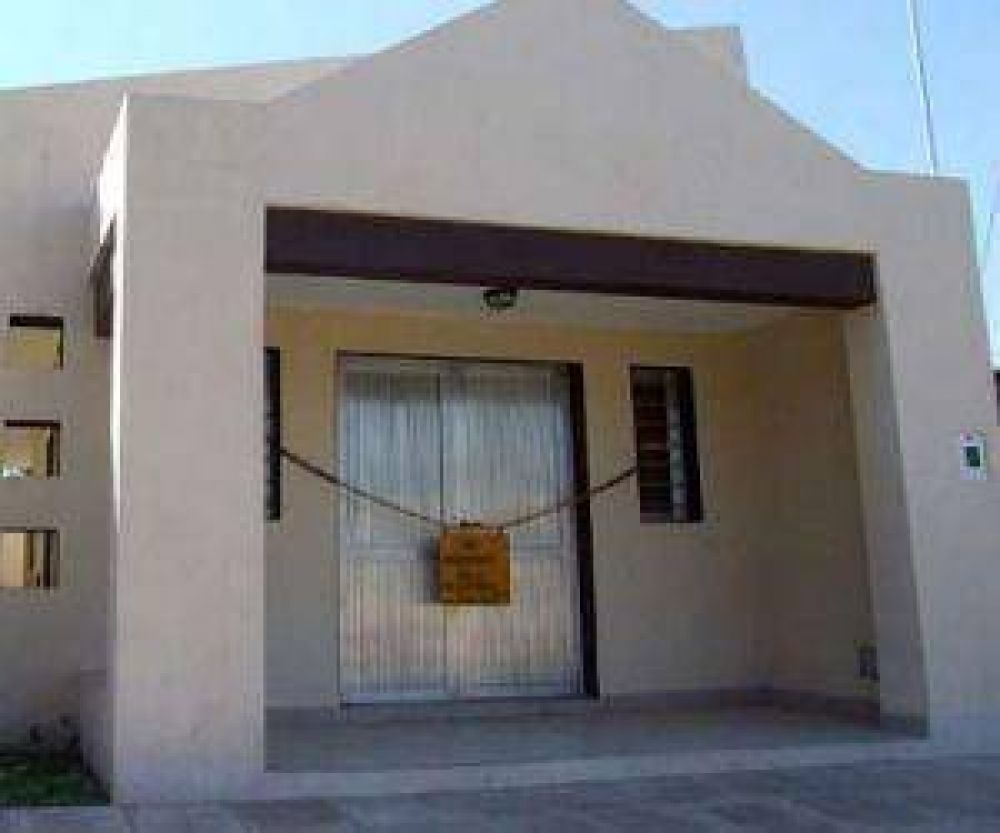 Incre�ble: vecinos cerraron con candado sala velatoria 