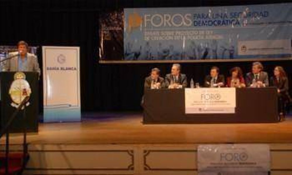 Mariotto encabez� el debate sobre la creaci�n de la Polic�a Judicial