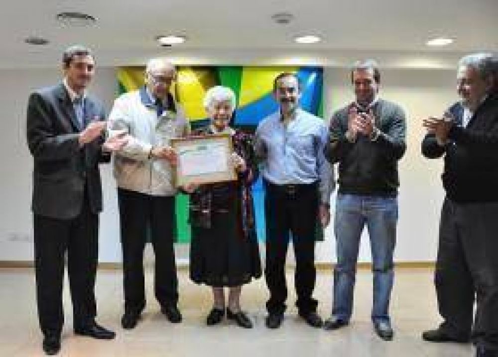 Emotivo homenaje en el Deliberante capitalino