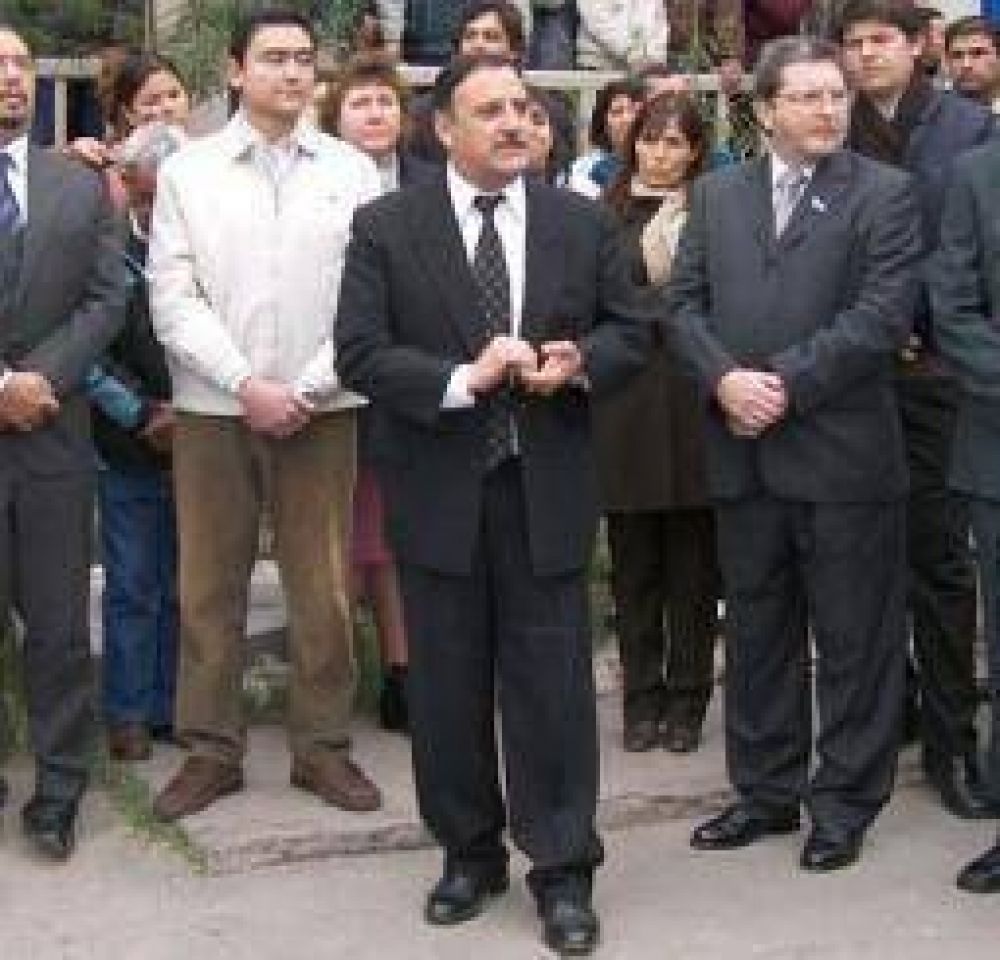 Nuevo embate quintelista contra un bederismo, que ignora las cr�ticas
