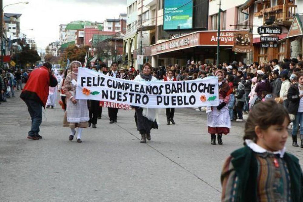 Multitudinario festejo por los 110 a�os
