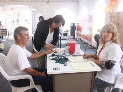 FLORENCIO VARELA: La carpa saludable