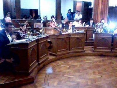Concejales aprobaron suba para el intendente de Concordia con un �enganche� para sus dietas